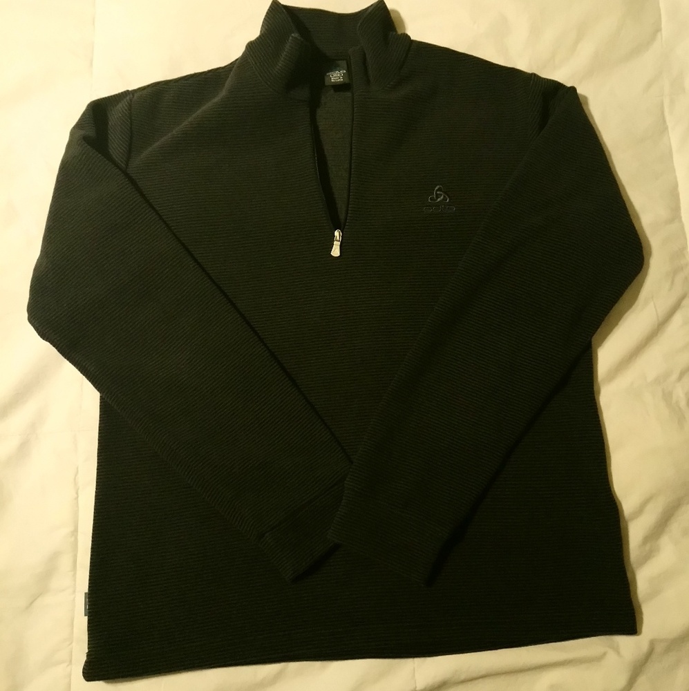 Black & Gray Fleece Pullover